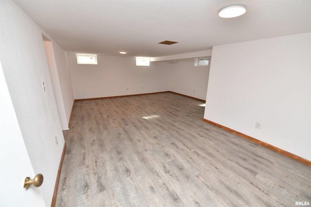 111 GARDNER Avenue, East Peoria, IL 61611