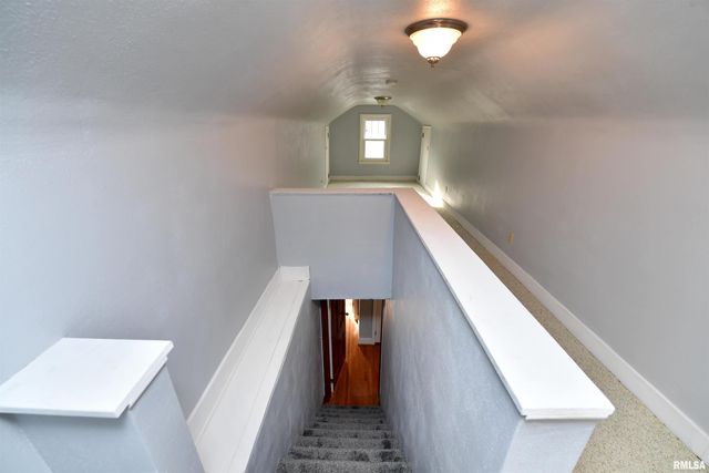 111 GARDNER Avenue, East Peoria, IL 61611