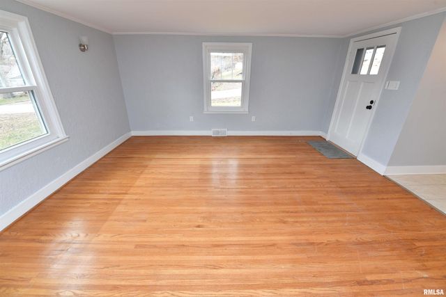 111 GARDNER Avenue, East Peoria, IL 61611