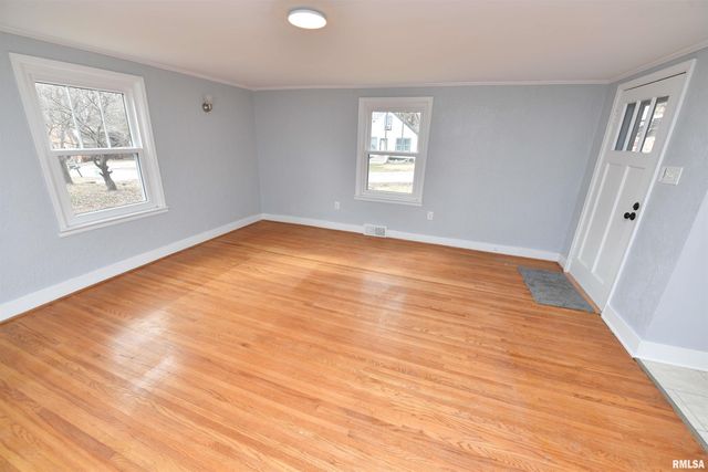 111 GARDNER Avenue, East Peoria, IL 61611