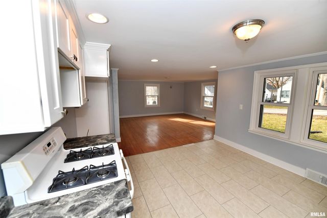 111 GARDNER Avenue, East Peoria, IL 61611