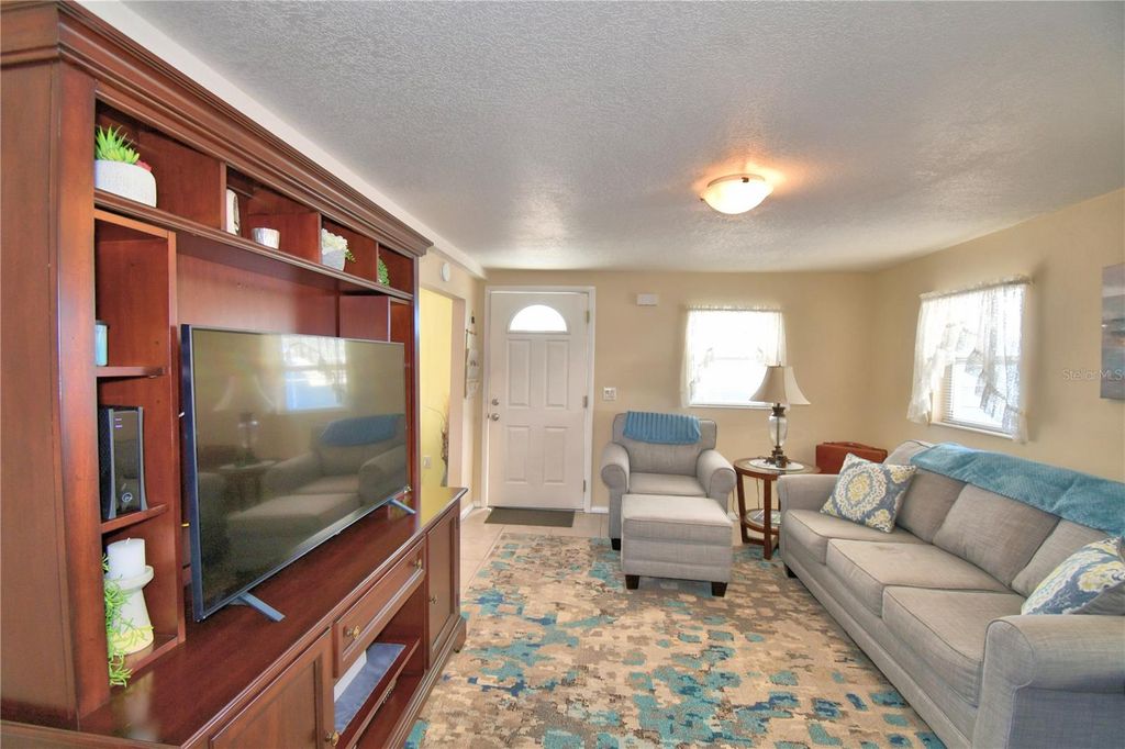 Image 8 of property listing at 251 PATTERSON ROAD B26, Haines City, FL 33844