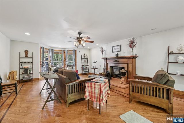 921 Tulip Trail, Newton, NJ 07860