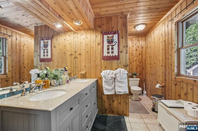 921 Tulip Trail, Newton, NJ 07860