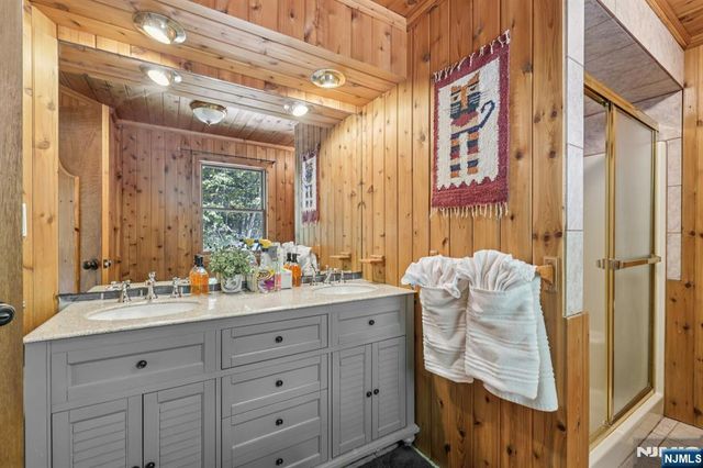 921 Tulip Trail, Newton, NJ 07860