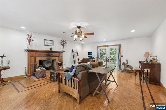 921 Tulip Trail, Newton, NJ 07860