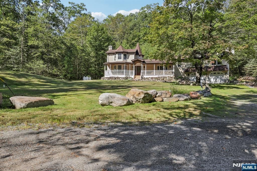 921 Tulip Trail, Newton, NJ 07860