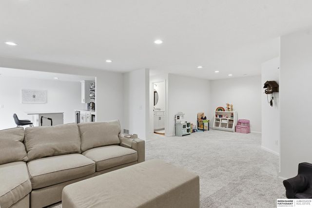 20915 Fowler Avenue, Elkhorn, NE 68022