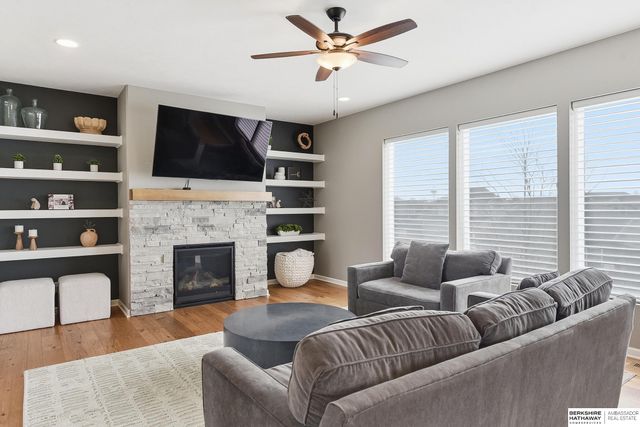 20915 Fowler Avenue, Elkhorn, NE 68022