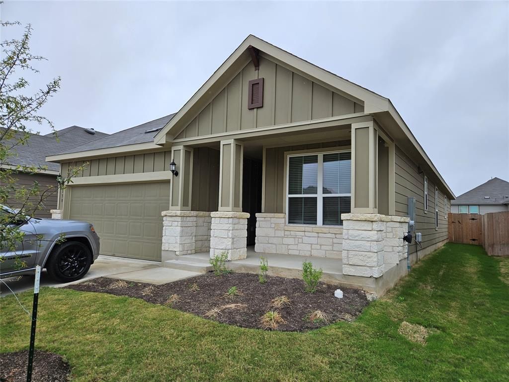 138 Sugarberry DR, Buda, TX 78610