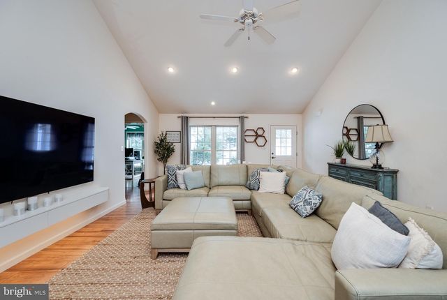 500 MOHNS HILL RD, Reinholds, PA 17569