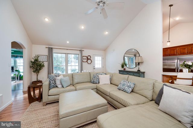 500 MOHNS HILL RD, Reinholds, PA 17569