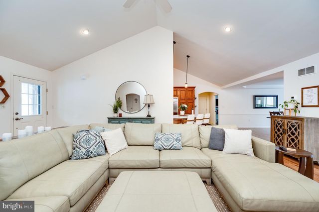 500 MOHNS HILL RD, Reinholds, PA 17569