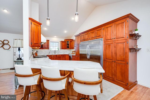 500 MOHNS HILL RD, Reinholds, PA 17569