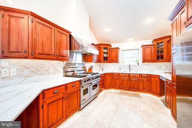 500 MOHNS HILL RD, Reinholds, PA 17569