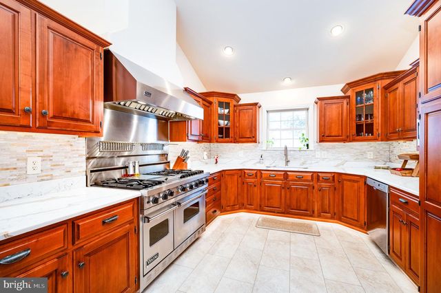 500 MOHNS HILL RD, Reinholds, PA 17569