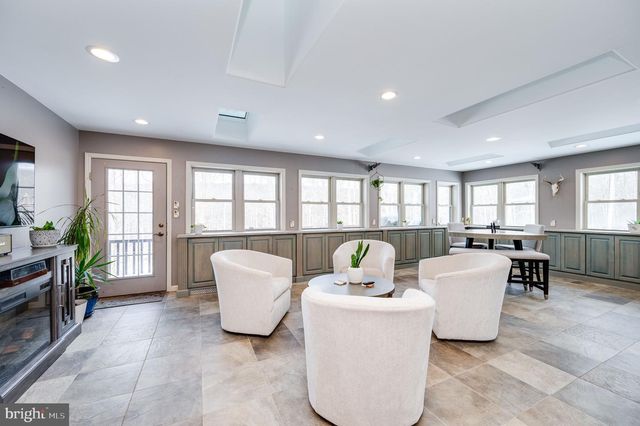 500 MOHNS HILL RD, Reinholds, PA 17569