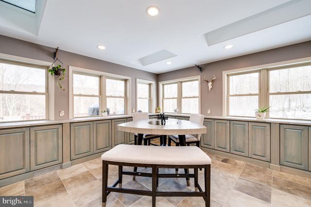 500 MOHNS HILL RD, Reinholds, PA 17569