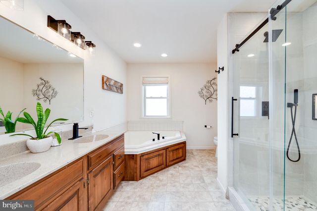 500 MOHNS HILL RD, Reinholds, PA 17569