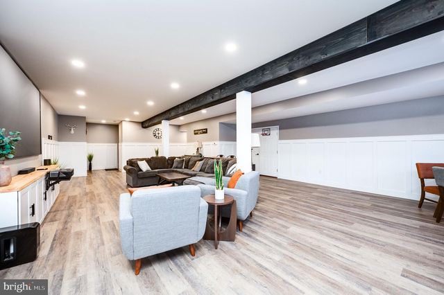 500 MOHNS HILL RD, Reinholds, PA 17569