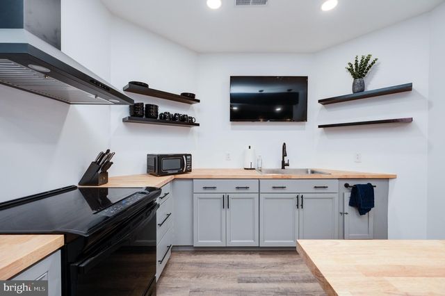 500 MOHNS HILL RD, Reinholds, PA 17569