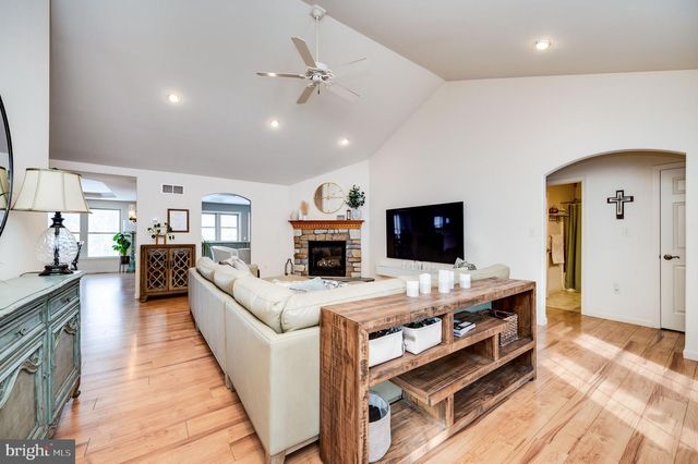 500 MOHNS HILL RD, Reinholds, PA 17569