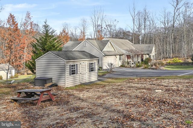 500 MOHNS HILL RD, Reinholds, PA 17569