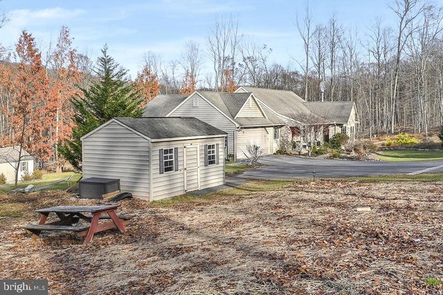 500 MOHNS HILL RD, Reinholds, PA 17569