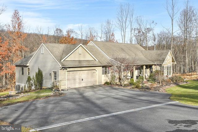 500 MOHNS HILL RD, Reinholds, PA 17569