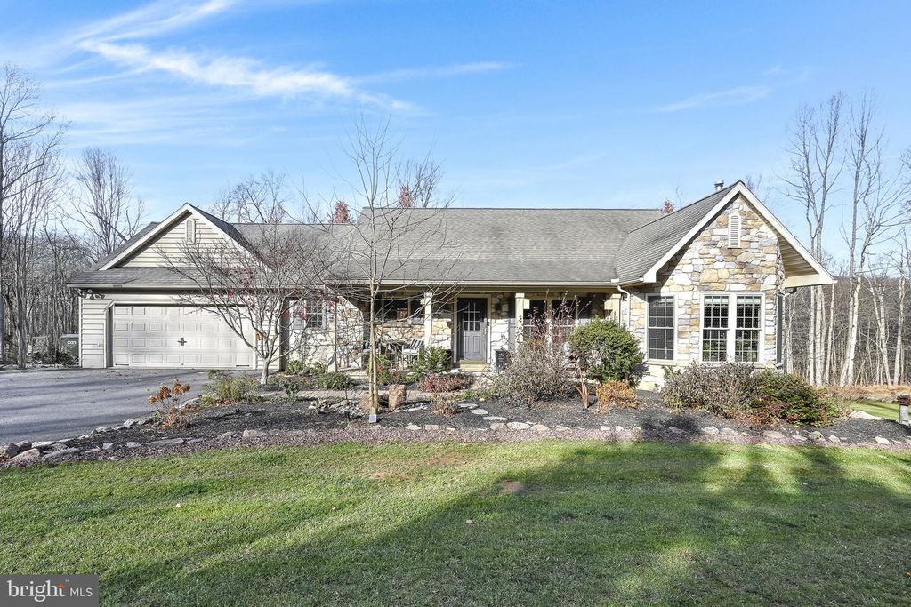 500 MOHNS HILL RD, Reinholds, PA 17569