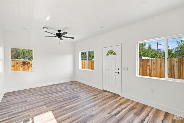 2109 Mahoney Street, Bakersfield, CA 93307