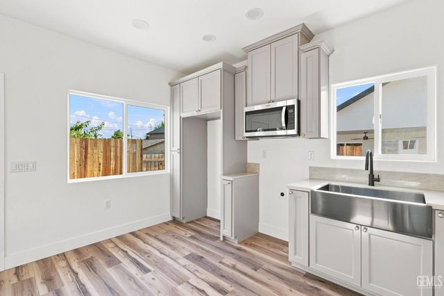 2109 Mahoney Street, Bakersfield, CA 93307