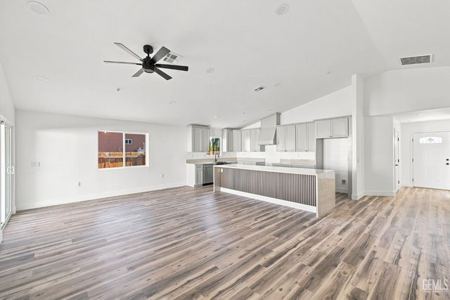 2109 Mahoney Street, Bakersfield, CA 93307