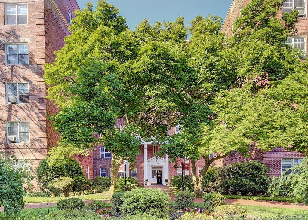 76-35 113th Street 6C, Forest Hills, NY 11375