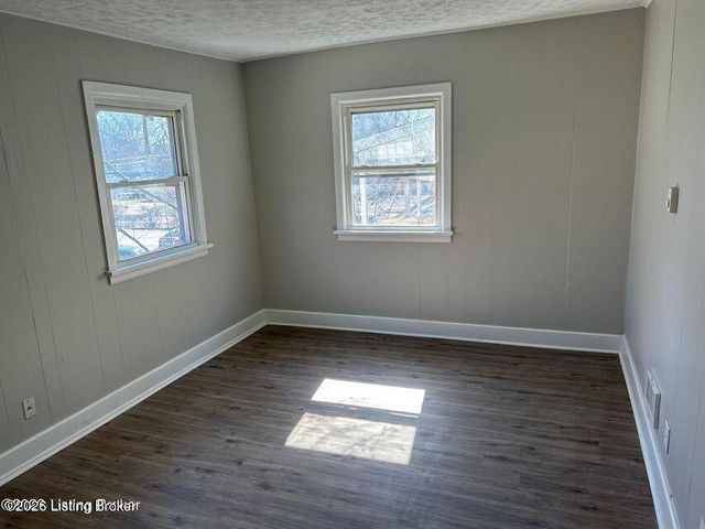 4109 S 3rd St, Louisville, KY 40214