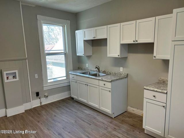 4109 S 3rd St, Louisville, KY 40214