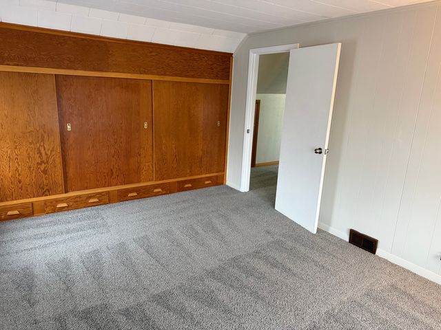 2102 W 18th Street, Davenport, IA 52084