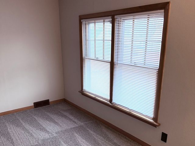 2102 W 18th Street, Davenport, IA 52084