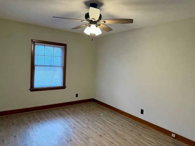 2102 W 18th Street, Davenport, IA 52084