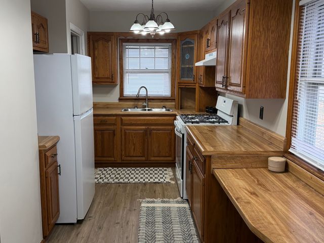 2102 W 18th Street, Davenport, IA 52084