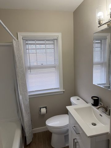 2102 W 18th Street, Davenport, IA 52084