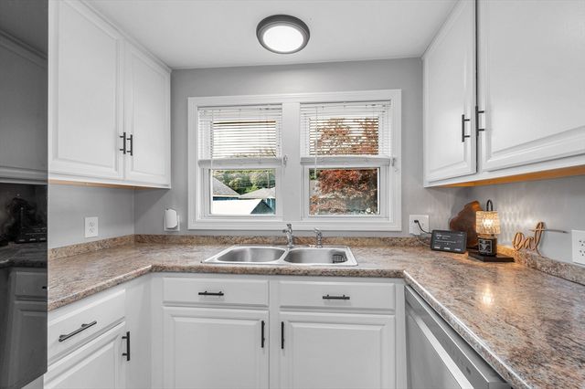 103 Fox Ave, Dracut, MA 01826