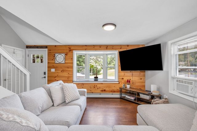 103 Fox Ave, Dracut, MA 01826