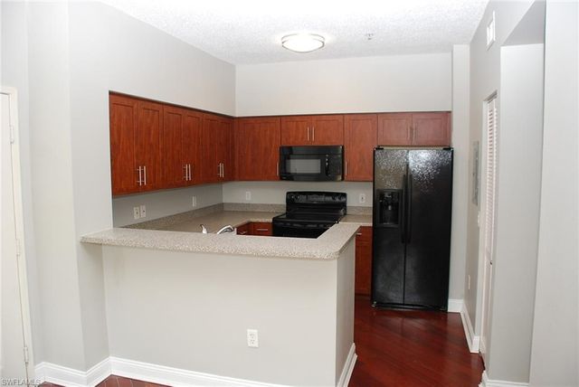 1130 Reserve WAY 208, Naples, FL 34105