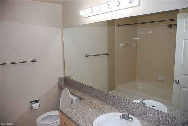 1130 Reserve WAY 208, Naples, FL 34105