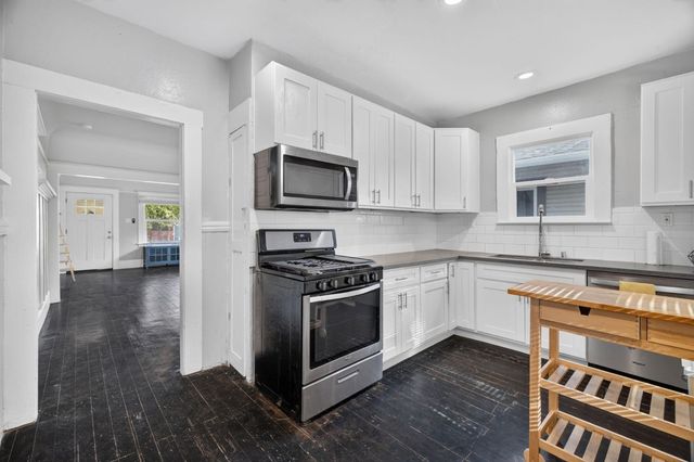 3321 35th St, Sacramento, CA 95817