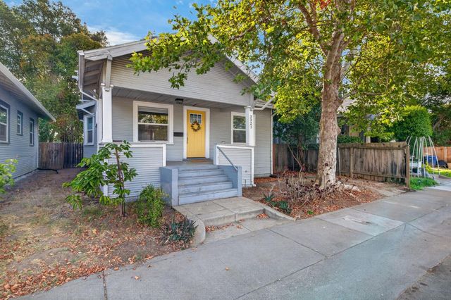 3321 35th St, Sacramento, CA 95817