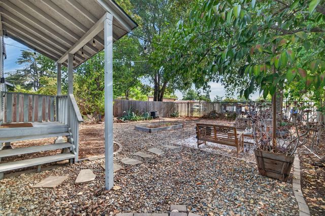 3321 35th St, Sacramento, CA 95817