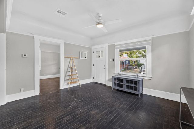 3321 35th St, Sacramento, CA 95817
