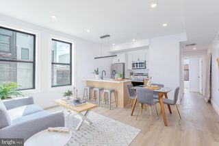 1012 17TH PL NE #4, Washington, DC 20002